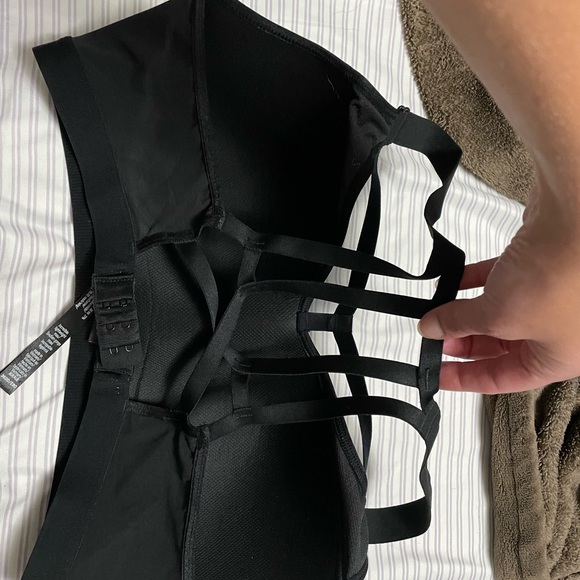 VS SPORTS BRA - Picture 2 of 9